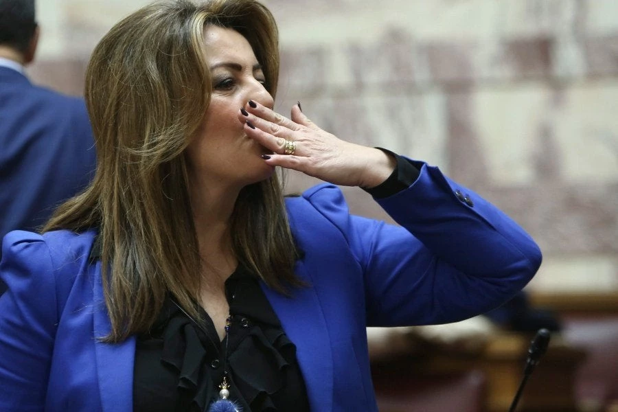 Απίστευτη γκάφα από βουλευτίνα της ΝΔ: Πότε η Ελλάδα είπε «ΟΧΙ» στην Ιταλία (βίντεο)